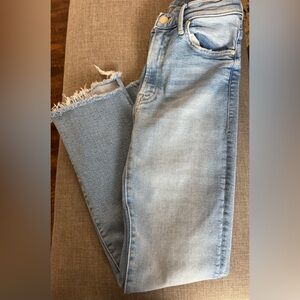 MOTHER Jeans The Insider Mid Rise Crop Step
Fray 26 Limited Addition Lightwash